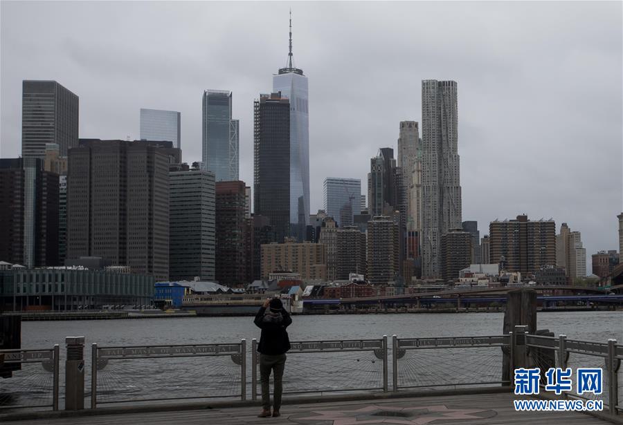 (國際·圖文互動)(2)疫情重創(chuàng)美國經(jīng)濟(jì)