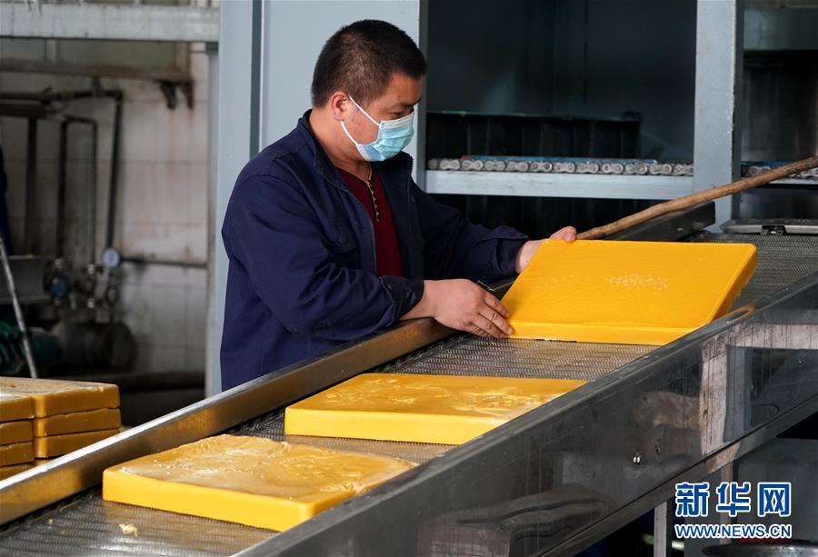 （來(lái)自一線(xiàn)的調(diào)查報(bào)告&middot;圖文互動(dòng)）（8）搶出一個(gè)身位謀發(fā)展&mdash;&mdash;河南許昌經(jīng)濟(jì)復(fù)蘇見(jiàn)聞