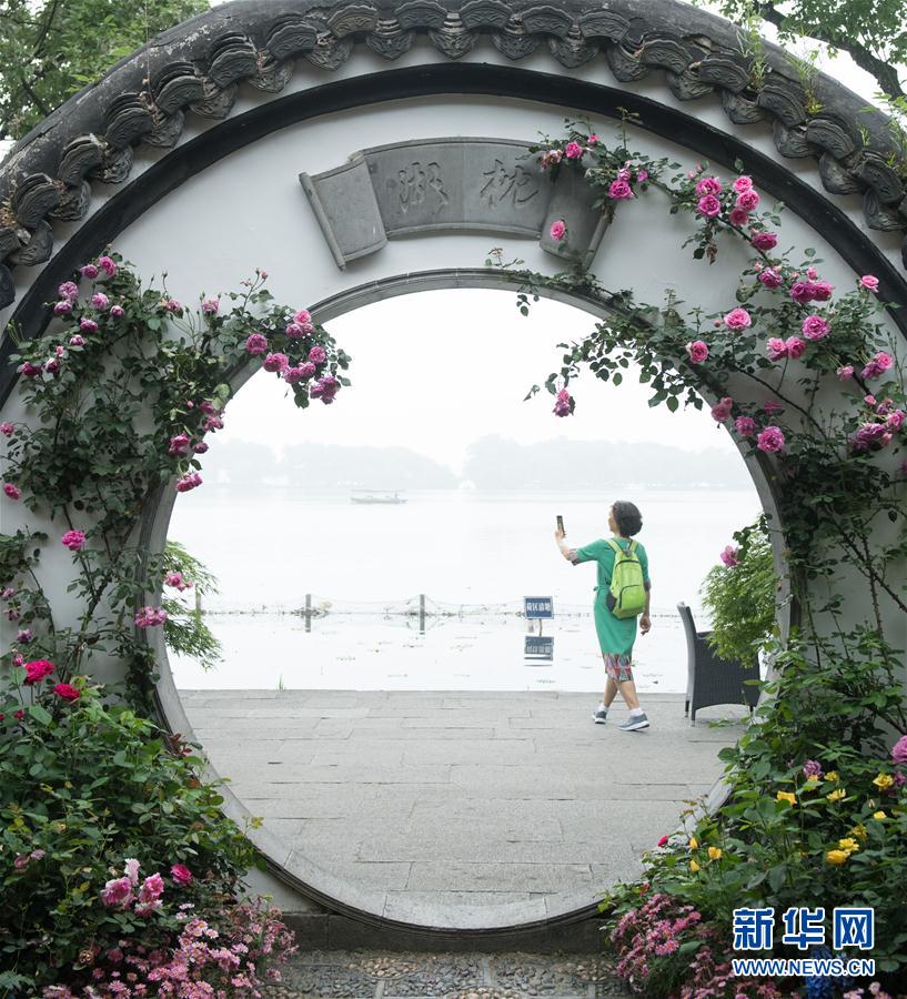 （新華全媒頭條&middot;圖文互動）（5）人氣回暖 消費(fèi)復(fù)蘇 健康出行&mdash;&mdash;加長版&ldquo;五一&rdquo;假期觀察 