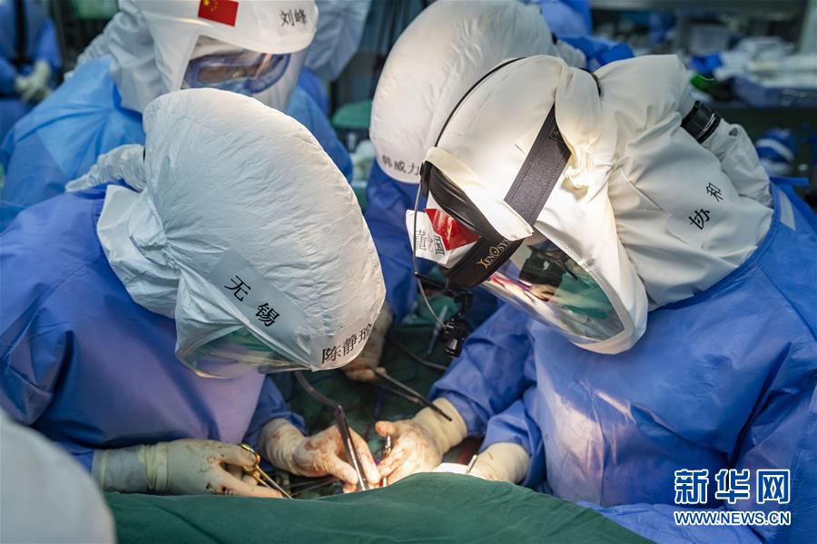 (聚焦疫情防控)(4)73天ECMO輔助治療的新冠肺炎核酸轉(zhuǎn)陰患者經(jīng)雙肺移植后重啟呼吸