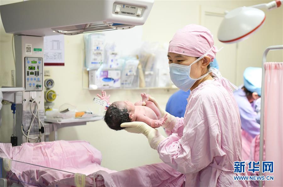 （新華全媒頭條&middot;圖文互動(dòng)）（5）&ldquo;我看不見你的樣子，但我知道你是誰(shuí)&rdquo;&mdash;&mdash;寫在國(guó)際護(hù)士節(jié)來(lái)臨之際