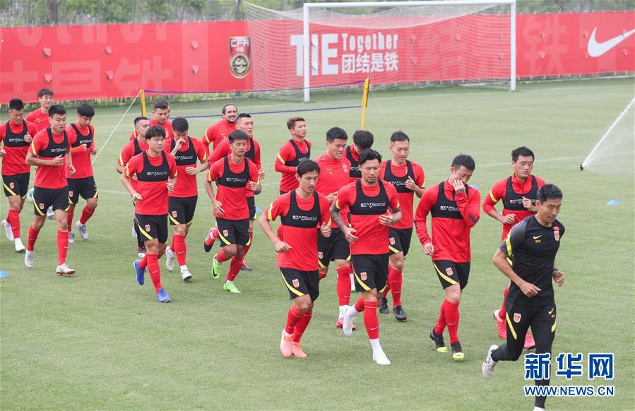 (體育)(1)足球——國(guó)家男足在滬集訓(xùn)