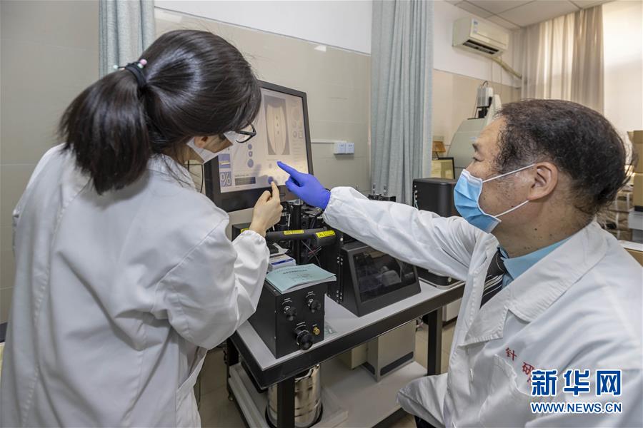 （代表委員履職&middot;圖文互動）（2）&ldquo;履職與行醫(yī)，都要精益求精&rdquo;&mdash;&mdash;全國政協(xié)委員吳煥淦履職記