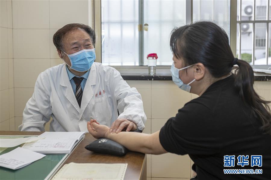 （代表委員履職&middot;圖文互動）（4）&ldquo;履職與行醫(yī)，都要精益求精&rdquo;&mdash;&mdash;全國政協(xié)委員吳煥淦履職記