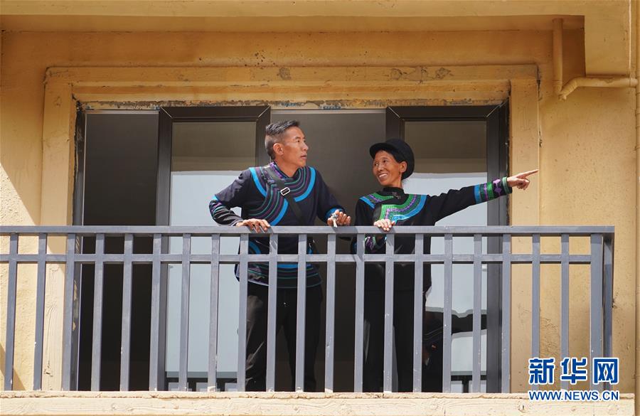 （熱點(diǎn)鮮報(bào)&middot;圖文互動）（6）出懸崖記&mdash;&mdash;四川涼山&ldquo;懸崖村&rdquo;貧困群眾走下&ldquo;天梯&rdquo;搬新居