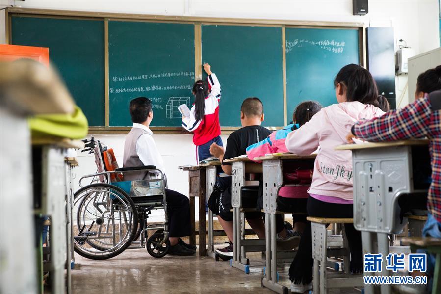 (新華全媒頭條·圖文互動)(2)刺梨花開滿山紅——記在貴州脫貧攻堅(jiān)一線奮斗的殘疾人