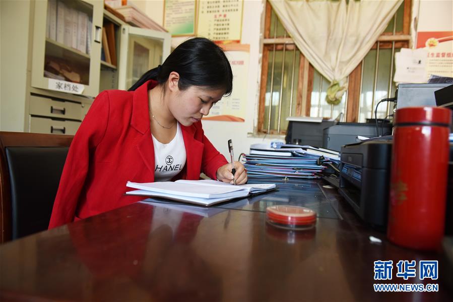 (新華全媒頭條·圖文互動)(9)刺梨花開滿山紅——記在貴州脫貧攻堅(jiān)一線奮斗的殘疾人