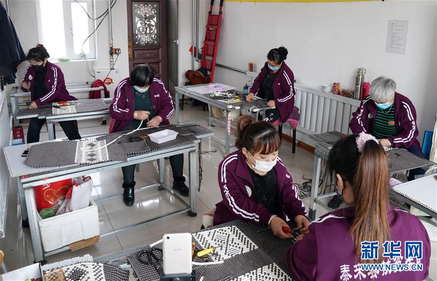 （在習近平新時代中國特色社會主義思想指引下&mdash;&mdash;新時代新作為新篇章&middot;習近平總書記關切事&middot;圖文互動）（2）助你飛翔，擁抱陽光&mdash;&mdash;助力殘疾人脫貧攻堅故事