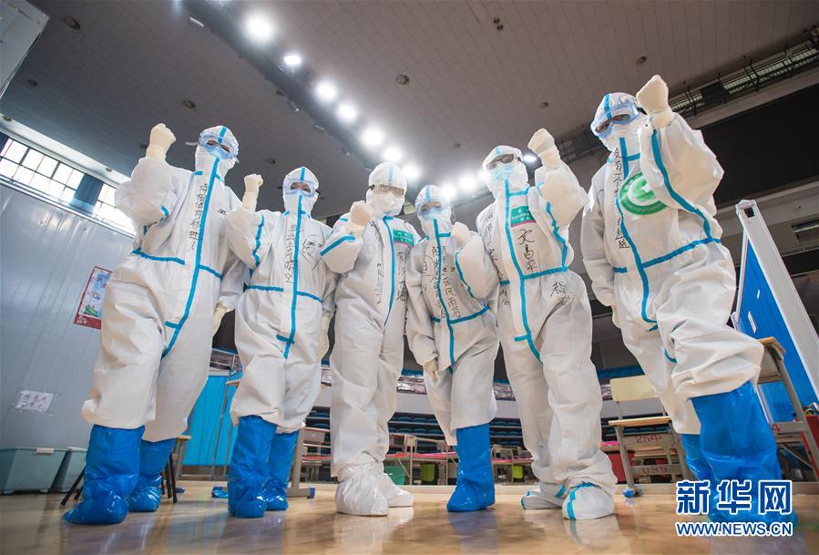 （新華全媒頭條&middot;圖文互動）（1）從人民中汲取磅礴力量&mdash;&mdash;習(xí)近平總書記同出席2020年全國兩會人大代表、政協(xié)委員共商國是紀(jì)實