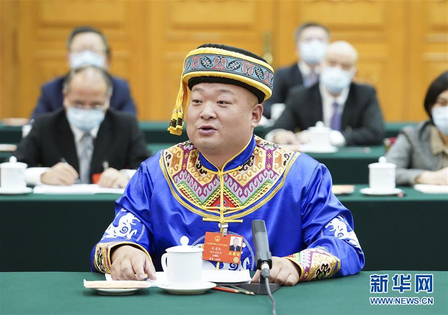 （新華全媒頭條&middot;圖文互動）（8）從人民中汲取磅礴力量&mdash;&mdash;習(xí)近平總書記同出席2020年全國兩會人大代表、政協(xié)委員共商國是紀(jì)實