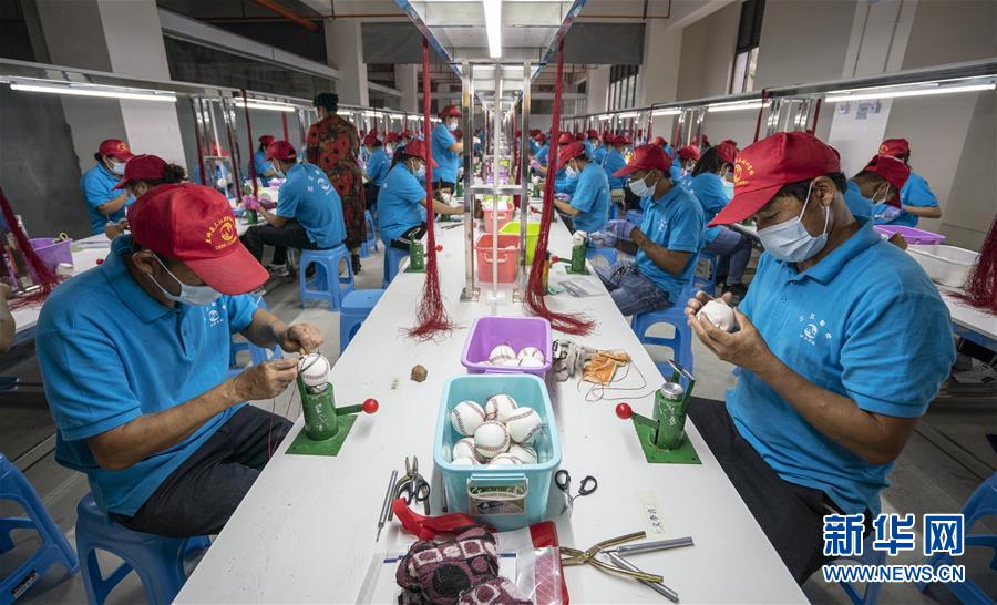 (新華全媒頭條·兩會精神看落實(shí)·圖文互動)(7)培育新機(jī) 開辟新局——落實(shí)全國兩會精神激發(fā)經(jīng)濟(jì)發(fā)展新動能述評