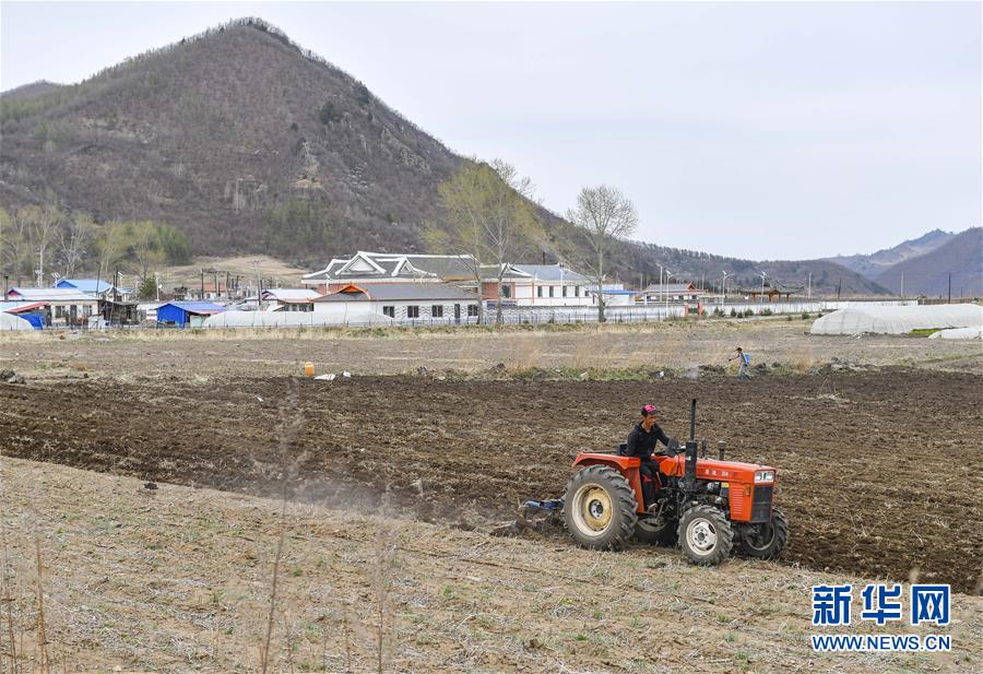 (決戰(zhàn)決勝脫貧攻堅(jiān)·圖文互動(dòng))(8)長白山下唱新篇——吉林延邊州脫貧攻堅(jiān)觀察