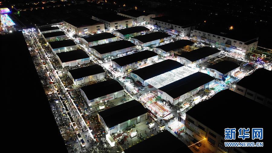 （圖文互動）（3）濟南最大地攤環(huán)聯(lián)夜市成&ldquo;網紅打卡地&rdquo;