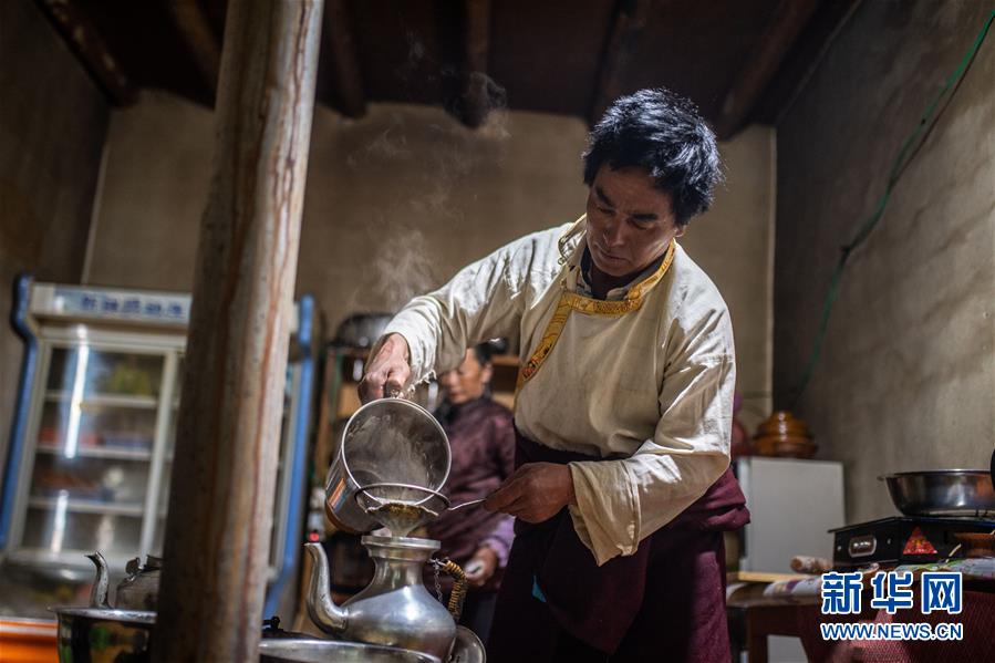 （決戰(zhàn)決勝脫貧攻堅(jiān)&middot;聚焦三區(qū)三州&middot;圖文互動(dòng)）（3）拓展新天地&mdash;&mdash;云南迪慶藏區(qū)&ldquo;新產(chǎn)業(yè)&rdquo;掠影