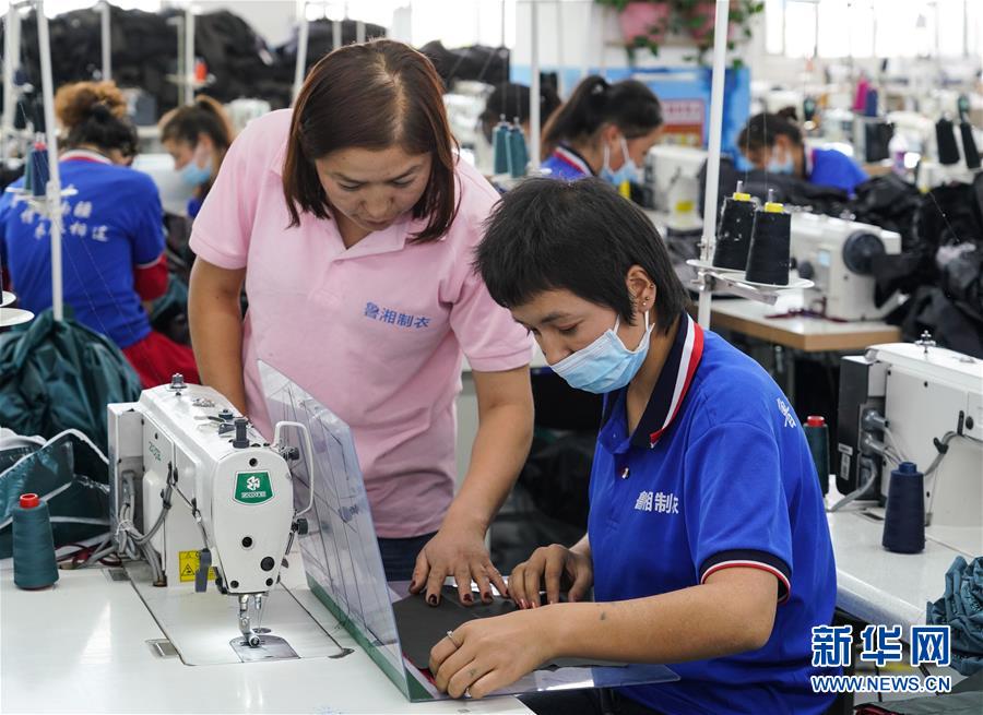 （決戰(zhàn)決勝脫貧攻堅&middot;圖文互動）（2）紡織女工進城記