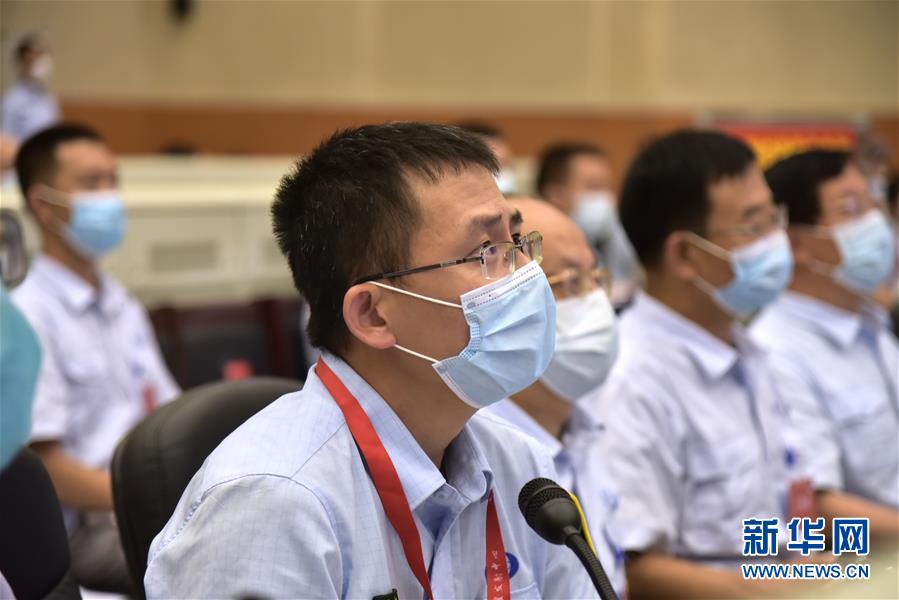 (圖文互動(dòng))“我是‘后浪’中的一個(gè)水分子”——訪西昌發(fā)射場01指揮員尹相原