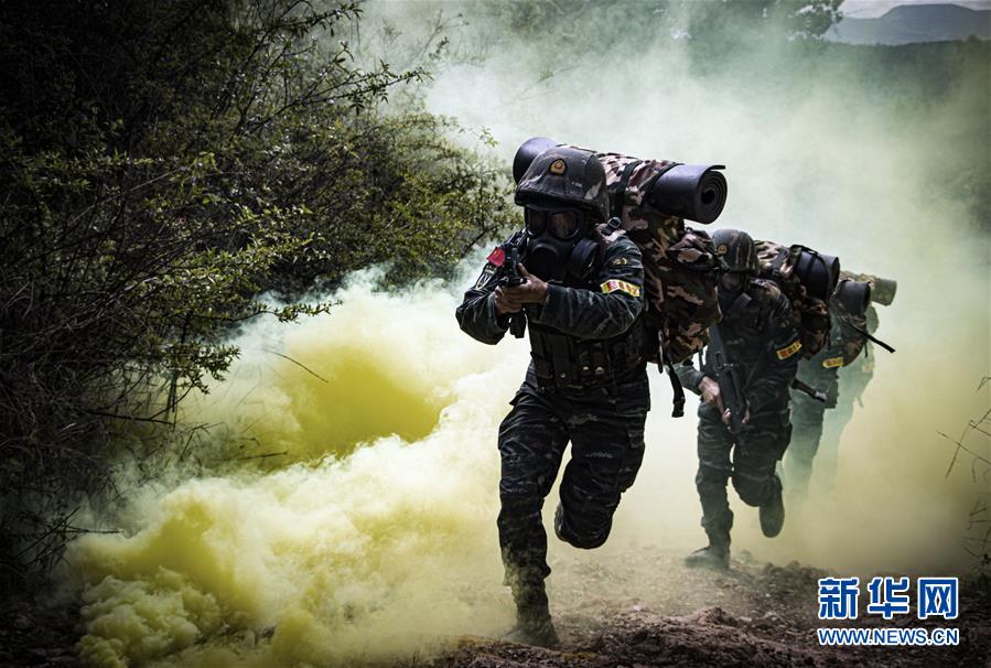 （圖文互動）（11）武警部隊抓好常態(tài)化疫情防控條件下&ldquo;魔鬼周&rdquo;極限訓(xùn)練