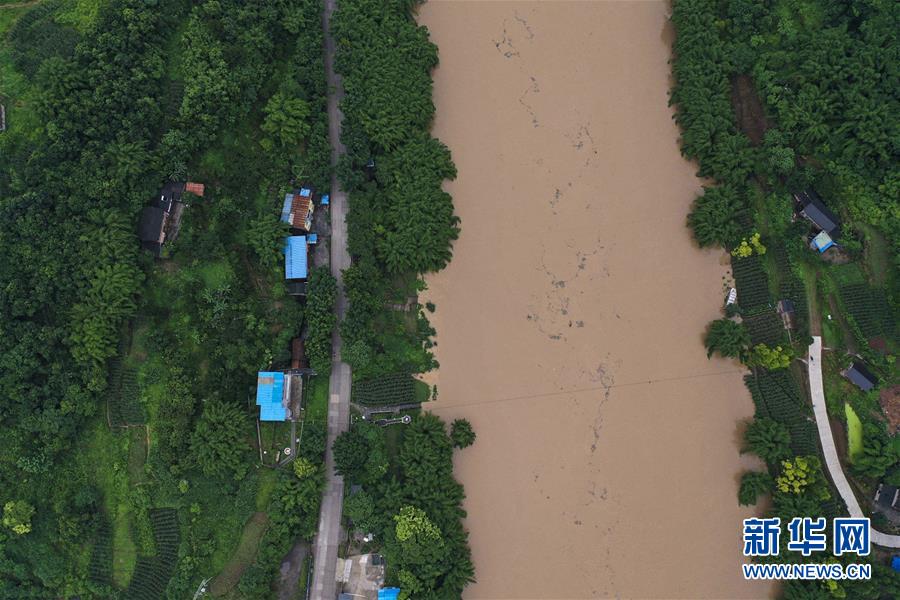 (在習(xí)近平新時代中國特色社會主義思想指引下——新時代新作為新篇章·習(xí)近平總書記關(guān)切事·圖文互動)(6)戰(zhàn)洪魔 保安全——近期防汛救災(zāi)熱點(diǎn)觀察