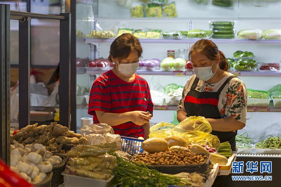 （圖文互動(dòng)）（3）告別臟亂，留住溫情&mdash;&mdash;上海鬧市小菜場(chǎng)見聞