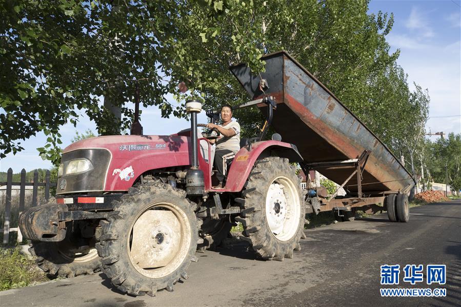 (新華全媒頭條·走向我們的小康生活·圖文互動(dòng))(4)迎著東升的紅日——走向小康之路的赫哲族