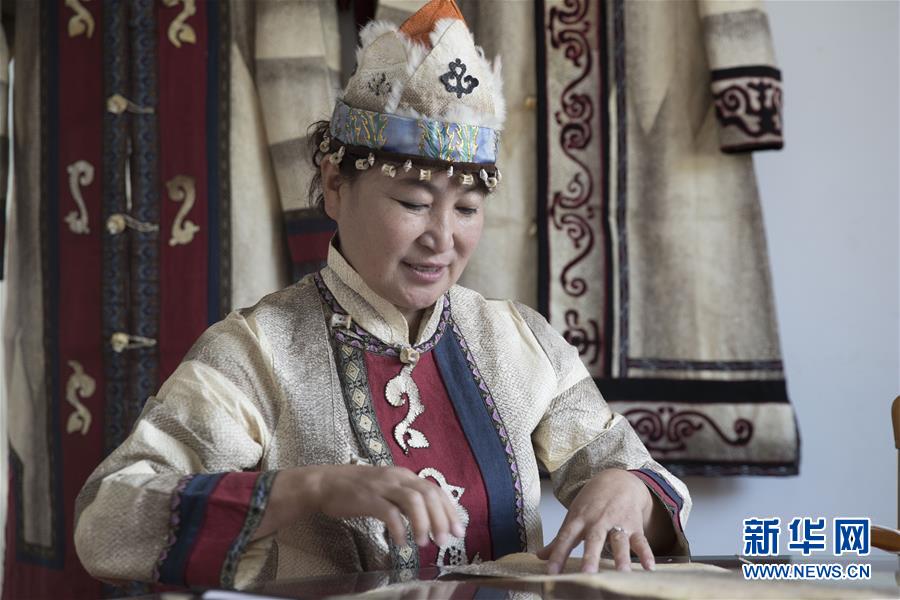 (新華全媒頭條·走向我們的小康生活·圖文互動(dòng))(8)迎著東升的紅日——走向小康之路的赫哲族