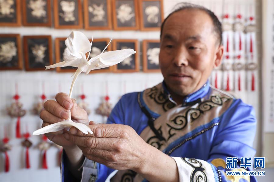 (新華全媒頭條·走向我們的小康生活·圖文互動(dòng))(10)迎著東升的紅日——走向小康之路的赫哲族