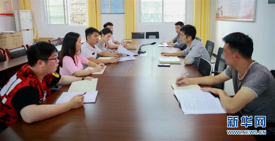  （新華全媒頭條&middot;圖文互動）（4）青春，在希望的田野上&mdash;&mdash;大別山區(qū)尋訪&ldquo;城歸&rdquo;大學(xué)畢業(yè)生