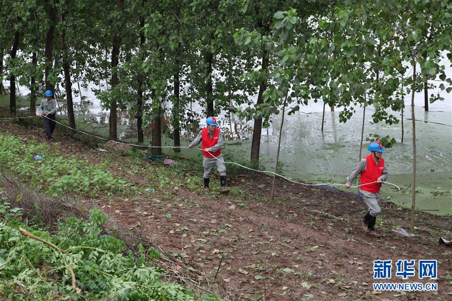 （圖文互動(dòng)）（2）搶險(xiǎn)！群眾的安全高于一切&mdash;&mdash;湖北統(tǒng)籌部署緊急應(yīng)對(duì)洪澇災(zāi)害
