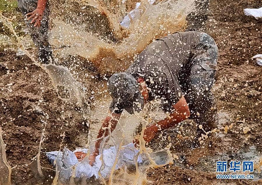 （防汛抗洪&middot;圖文互動）（3）東部戰(zhàn)區(qū)陸軍再次抽調1.6萬余人增援抗洪一線