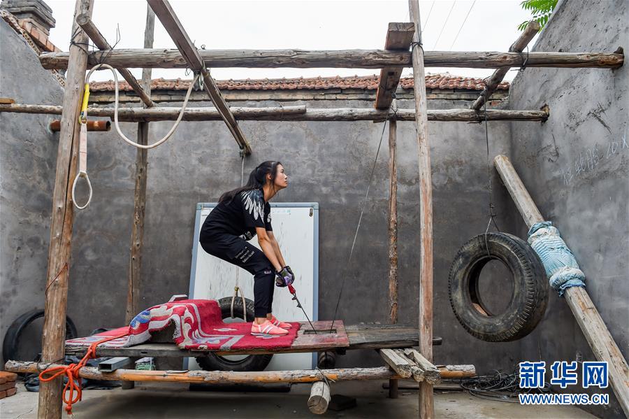 (體育·圖文互動)(13)父愛如燈 伴我奔跑