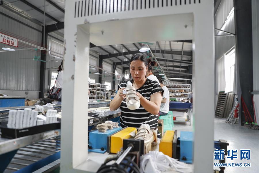 （落實&ldquo;六穩(wěn)&rdquo;&ldquo;六保&rdquo;一線見聞&middot;圖文互動）（2）&ldquo;不讓一名貧困勞動力失業(yè)！&rdquo;&mdash;&mdash;三峽庫區(qū)穩(wěn)就業(yè)見聞