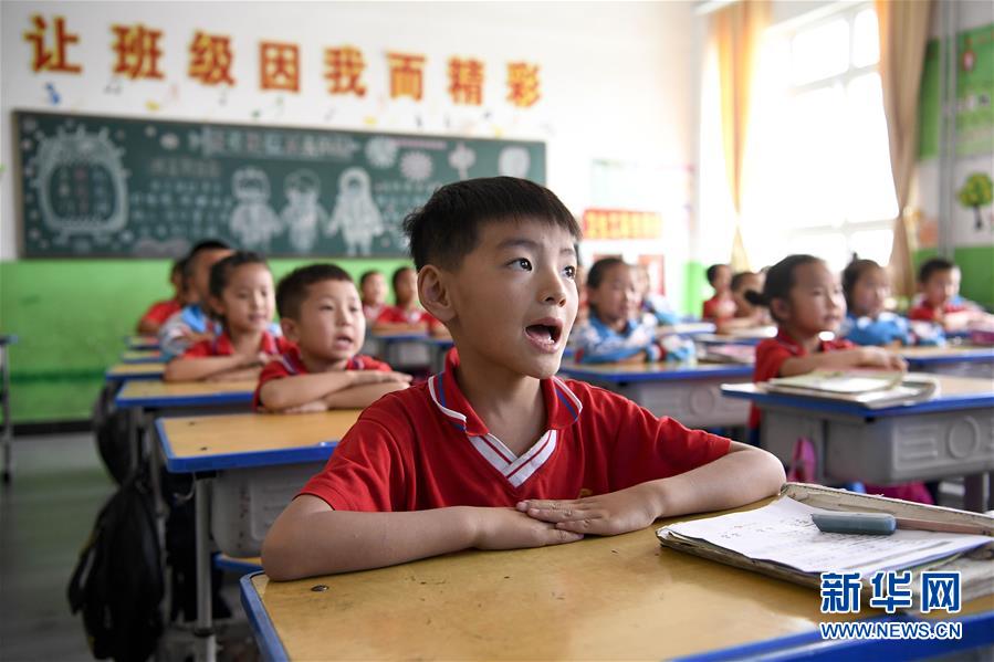 （新華全媒頭條&middot;走向我們的小康生活&middot;圖文互動(dòng)）（16）23萬(wàn)人的命運(yùn)轉(zhuǎn)折&mdash;&mdash;我國(guó)最大易地生態(tài)移民安置區(qū)的脫貧密碼