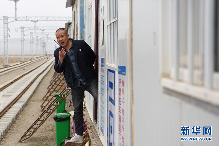 (圖文互動)(5)筑完“天路”架“云梯”——鐵路老兵再上高原