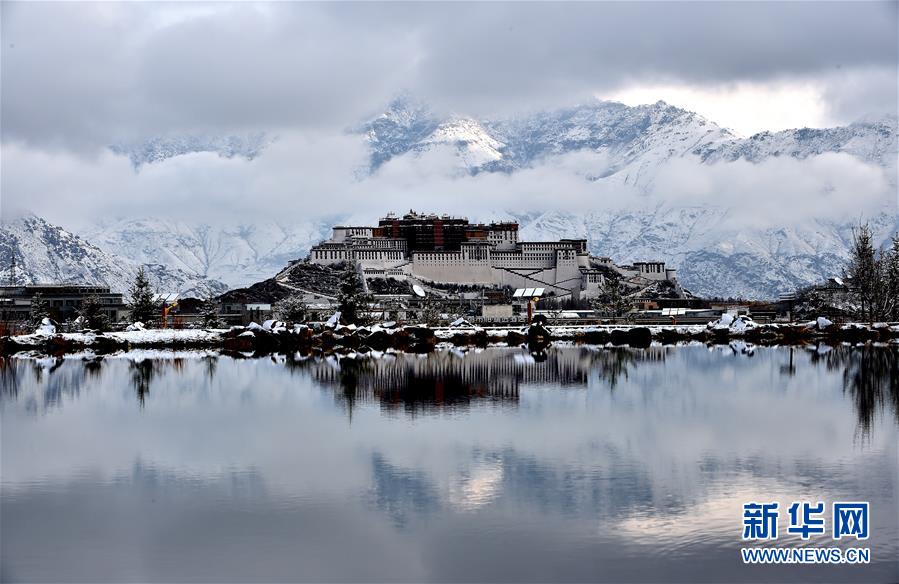 （在習近平新時代中國特色社會主義思想指引下&mdash;&mdash;新時代新作為新篇章&middot;習近平總書記關切事&middot;圖文互動）（3）綠色映底蘊，山水見初心&mdash;&mdash;生態(tài)優(yōu)先、綠色發(fā)展持續(xù)造福群眾美好生活