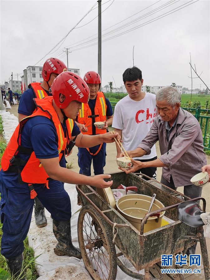 （新華全媒頭條&middot;圖文互動(dòng)）（5）筑起共御水患的鋼鐵長(zhǎng)堤&mdash;&mdash;戰(zhàn)洪一線的&ldquo;干群關(guān)系新答卷&rdquo;