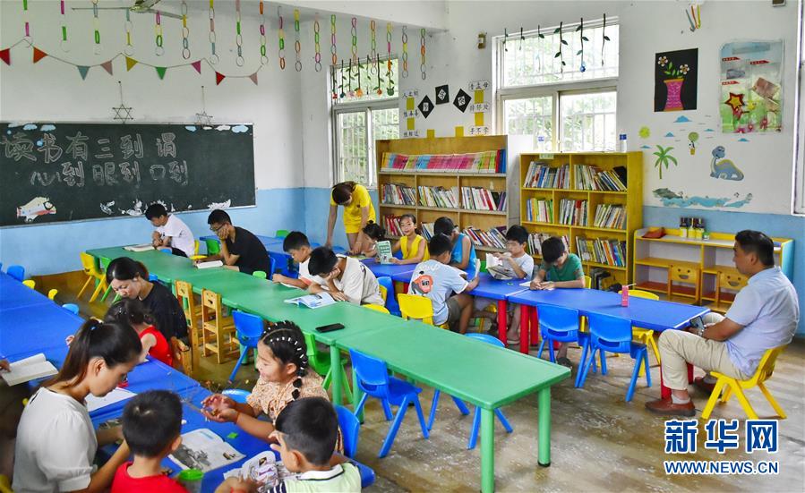 (特別的暑期生活·圖文互動)(3)文體活動豐富河南農(nóng)村孩子暑期生活