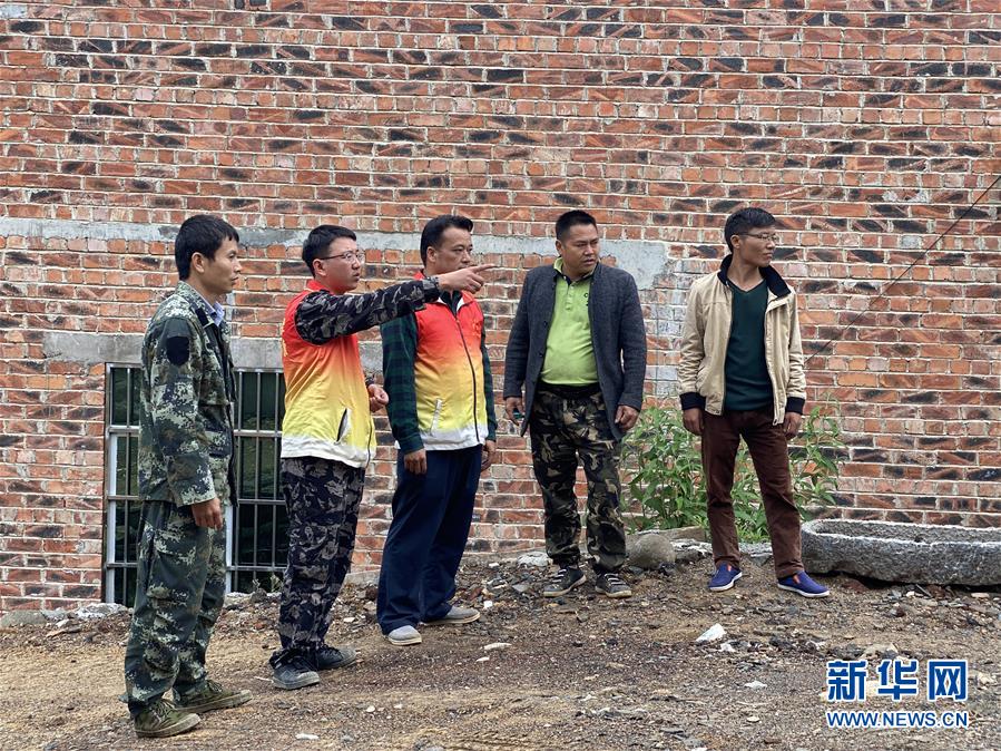 （在習(xí)近平新時代中國特色社會主義思想指引下&mdash;&mdash;新時代新作為新篇章&middot;習(xí)近平總書記關(guān)切事&middot;圖文互動）（5）青春做伴，西部放歌&mdash;&mdash;走近扎根西部建設(shè)邊疆的大學(xué)生們