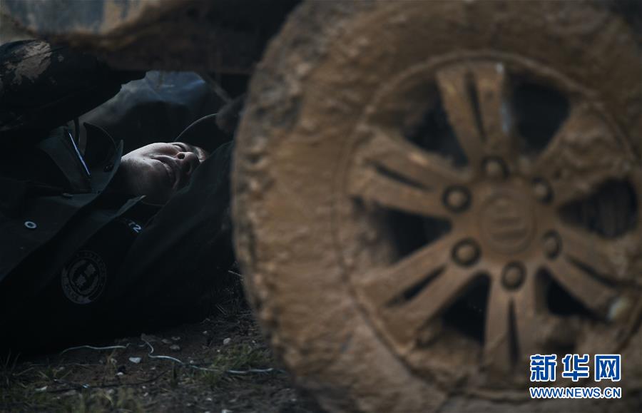 （圖文互動(dòng)）（8）記者手記：可可西里，&ldquo;挪&rdquo;向&ldquo;藏羚羊大產(chǎn)房&rdquo;的14個(gè)半小時(shí)