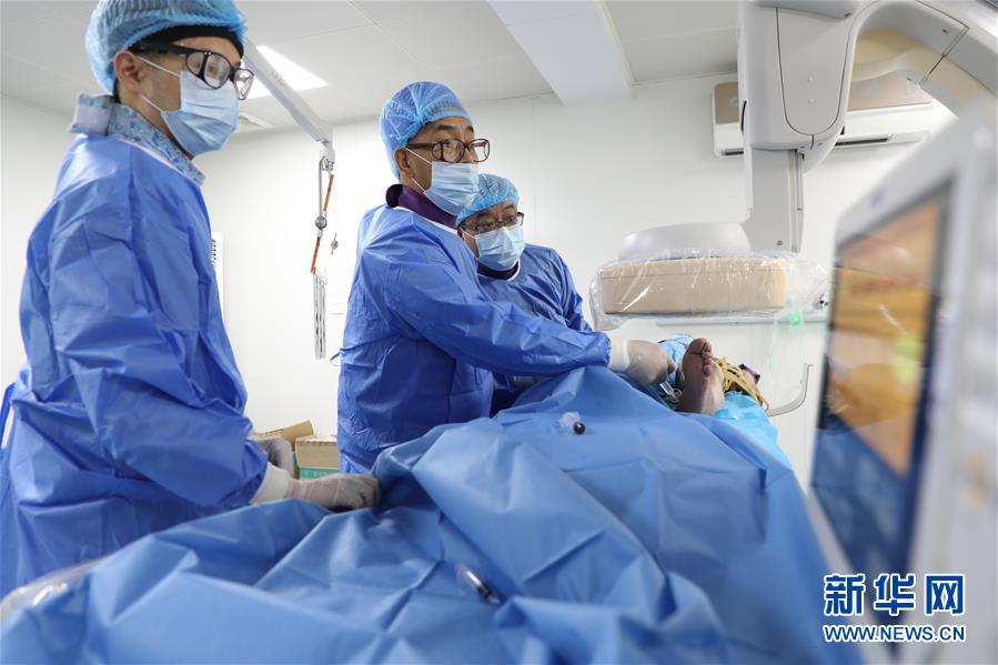 (圖文互動)(4)身披“重甲”來“繡花”——醫(yī)院中的“鉛衣醫(yī)生”