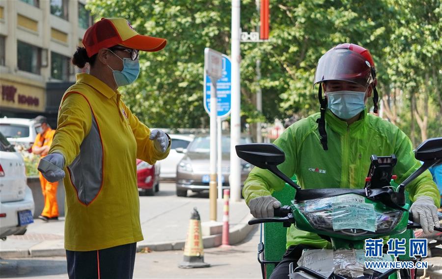 （總書記推動(dòng)的改革身邊事&middot;文化改革篇）（4）特寫：&ldquo;生活便利了，環(huán)境變美了，人也舒心了&rdquo; &mdash;&mdash;感受基層文明實(shí)踐站里的惠民服務(wù)
