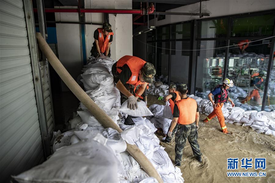 （防汛抗洪&middot;圖文互動）（7）筑起防大汛的堅強防線&mdash;&mdash;重慶防御長江、嘉陵江過境洪峰現(xiàn)場記錄