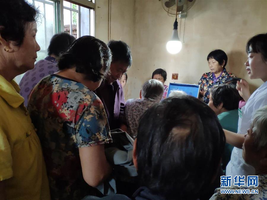 (總書記推動的改革身邊事·醫(yī)療改革篇·圖文互動)(2)特寫:“坐堂醫(yī)生”變身“健康管家”——一個鄉(xiāng)鎮(zhèn)家庭醫(yī)生團隊的診療記錄