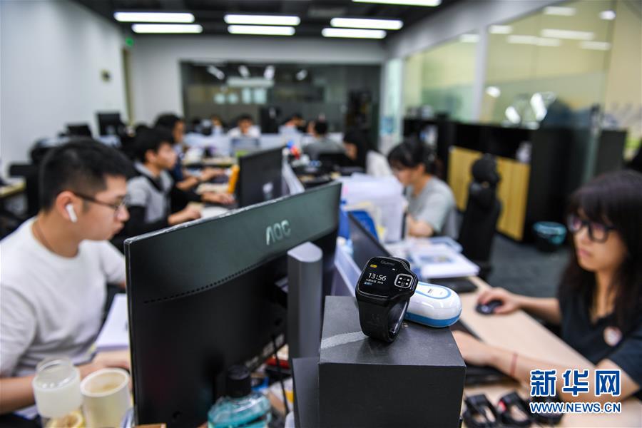 (新華全媒頭條·圖文互動(dòng))(10)從“中國(guó)速度”到“中國(guó)高度”——深圳特區(qū)啟示錄