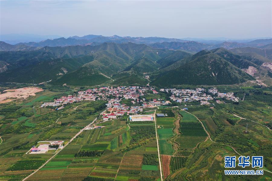 （新華全媒頭條&middot;走向我們的小康生活&middot;圖文互動）（13）長城腳下，小康村串成&ldquo;珍珠鏈&rdquo;