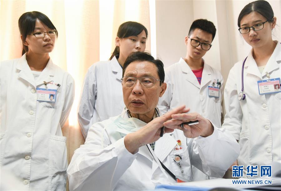 （圖文互動(dòng)）（5）敢醫(yī)敢言，生命至上&mdash;&mdash;記&ldquo;共和國勛章&rdquo;獲得者鐘南山