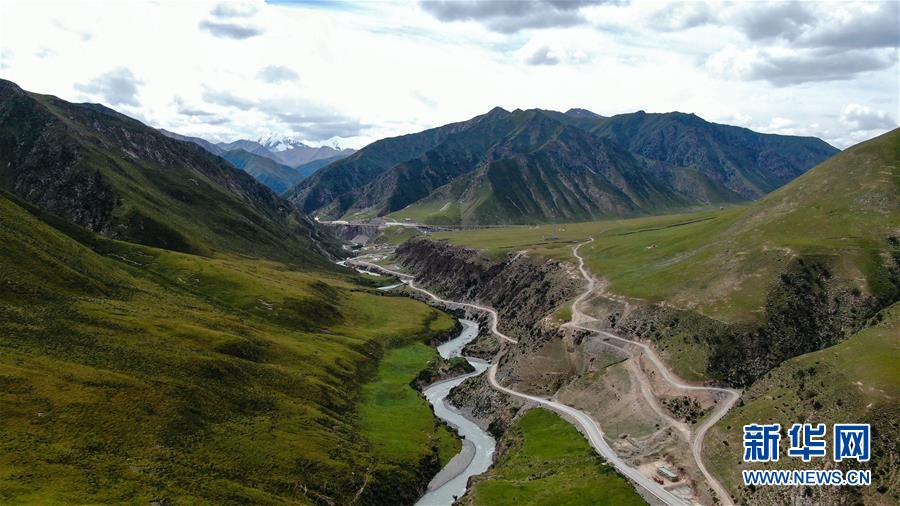 (新華全媒頭條·走向我們的小康生活·圖文互動(dòng))(1)綠色繪就三江源——來(lái)自青海脫貧奔小康一線的蹲點(diǎn)報(bào)告