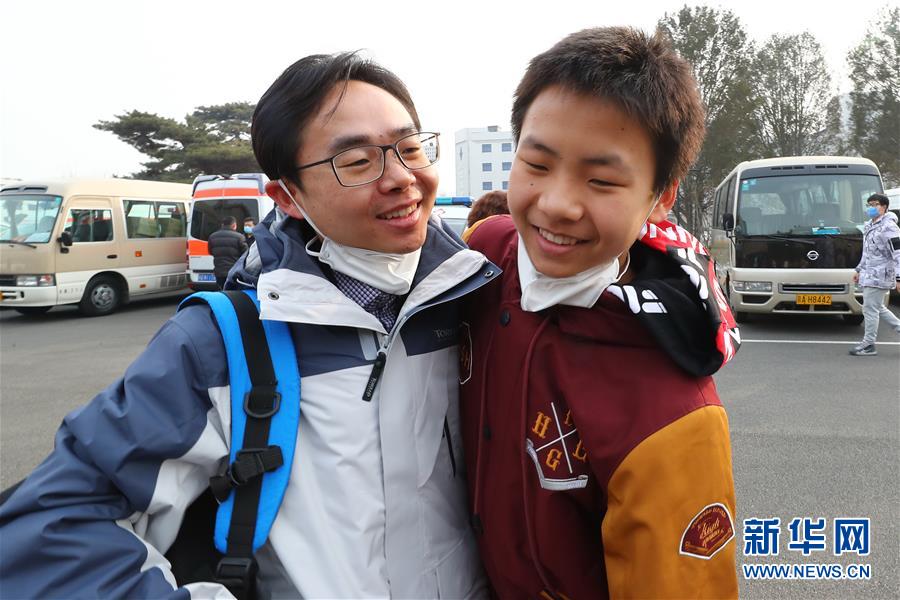 （抗疫一線醫(yī)務(wù)人員英雄群體&middot;圖文互動）（5）你的名字，我們的希望&mdash;&mdash;記國家援鄂抗疫醫(yī)療隊(duì)