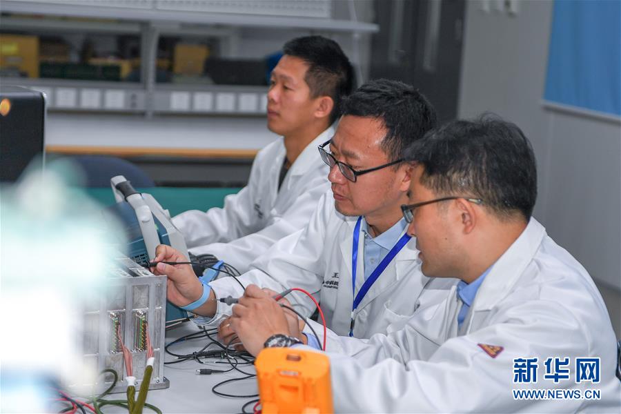 （在習(xí)近平新時(shí)代中國特色社會(huì)主義思想指引下&mdash;&mdash;新時(shí)代新作為新篇章&middot;習(xí)近平總書記關(guān)切事&middot;圖文互動(dòng)）（2）終不悔為國為民，攀高峰只爭朝夕&mdash;&mdash;來自科學(xué)家們的動(dòng)人故事