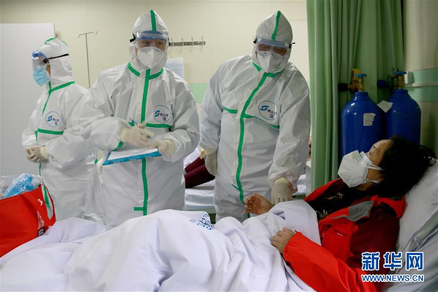 (抗疫一線(xiàn)醫(yī)務(wù)人員英雄群體·圖文互動(dòng))(3)中醫(yī)勇士戰(zhàn)疫魔——記中國(guó)中醫(yī)科學(xué)院國(guó)家援鄂抗疫中醫(yī)醫(yī)療隊(duì)