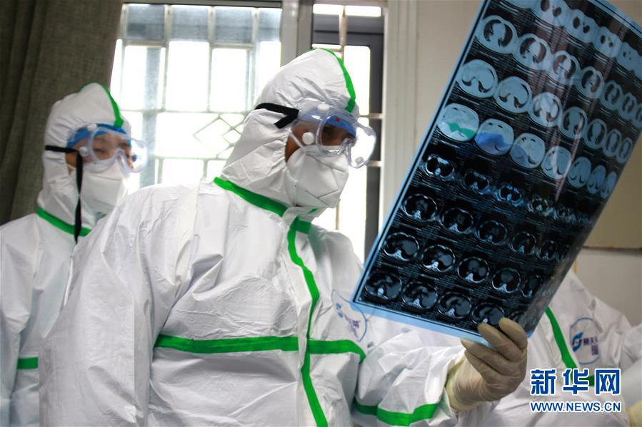 (抗疫一線(xiàn)醫(yī)務(wù)人員英雄群體·圖文互動(dòng))(5)中醫(yī)勇士戰(zhàn)疫魔——記中國(guó)中醫(yī)科學(xué)院國(guó)家援鄂抗疫中醫(yī)醫(yī)療隊(duì)